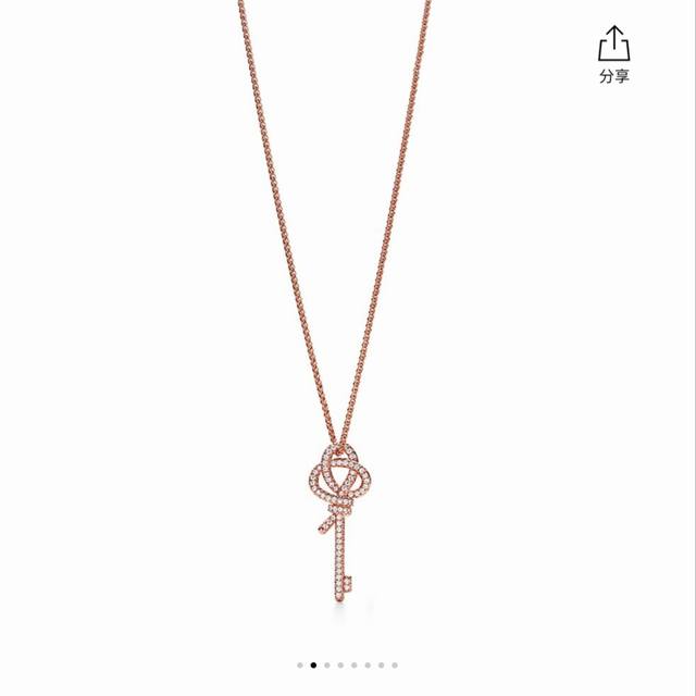 No. Xxl0039 Chanel goose heart glossy necklace is a must-have for everyone. It i