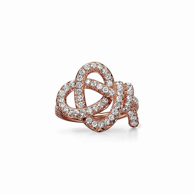 Chanel latest pearl large Cc earrings consistent Zp brass material