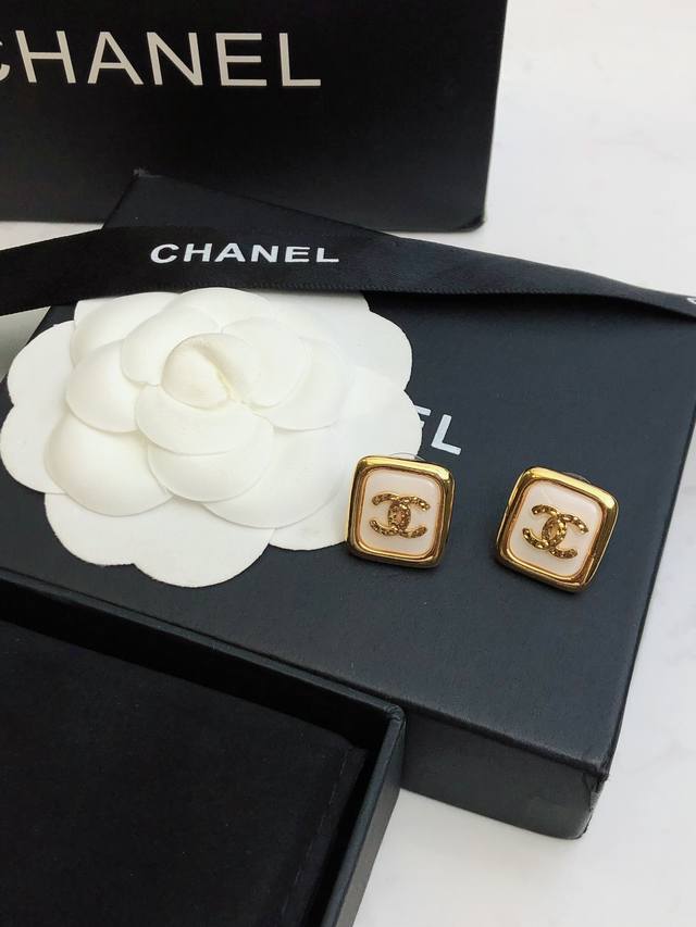 Dior's best-selling new ring is newly launched. Exclusive high-end quality real
