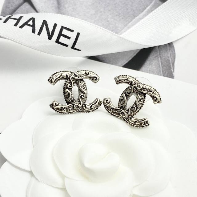 The latest Gucci necklace, the chain is higher grade, the same as the celebrity