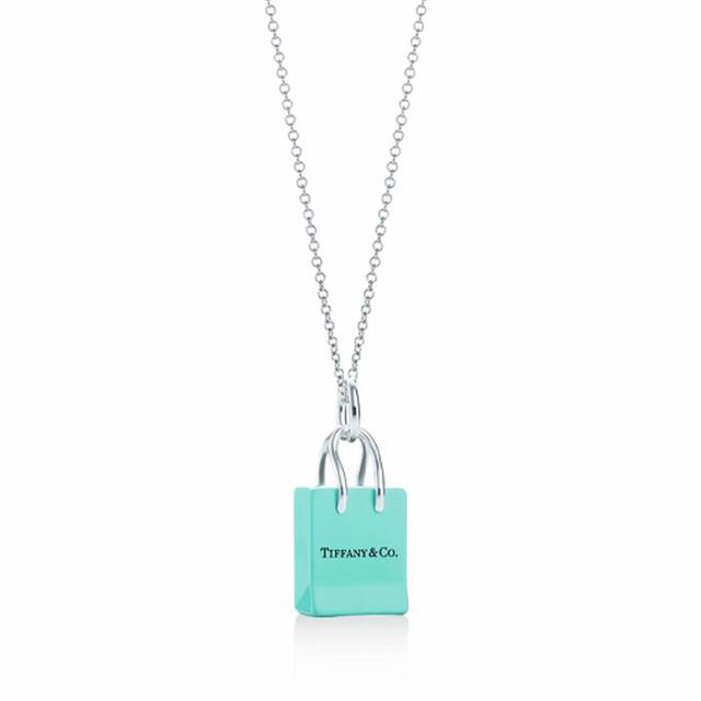 The latest Gucci necklace with a higher grade chain. The same style as the stars