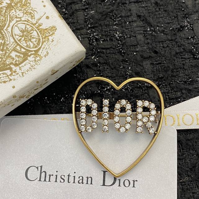 Code E2687 0267835 Lv earrings are hot-selling and are on sale now. Lv colorful