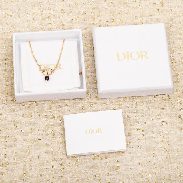 B164 Shangmei Liens cross white mother-of-pearl necklace, the most classic and d