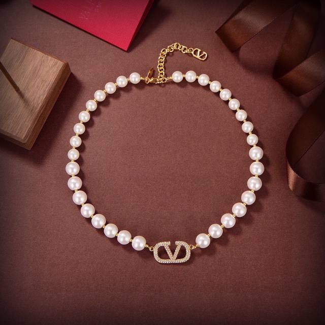 Viviennewestwood Queen Mother Necklace Baby, what is Happy Planet? Come, this is