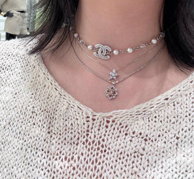 Price Chaumet bow necklace, this bow series is a relatively new design, the whol