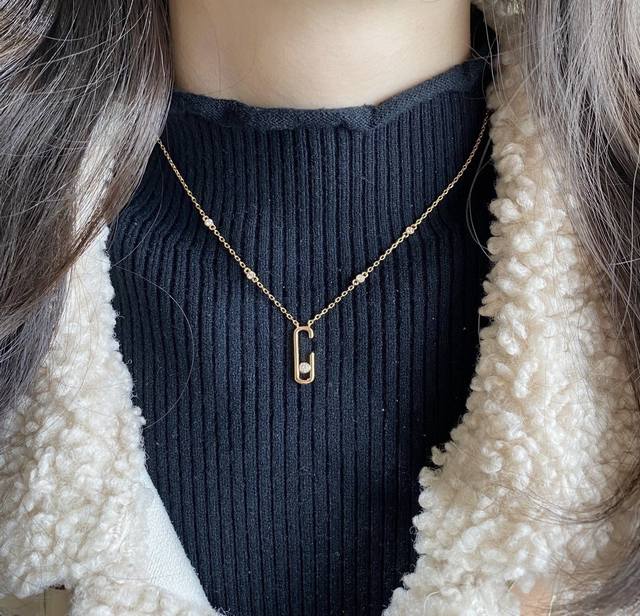 Kelly series jewelry is unique and full of style. Size 42cm Everyone's favorite