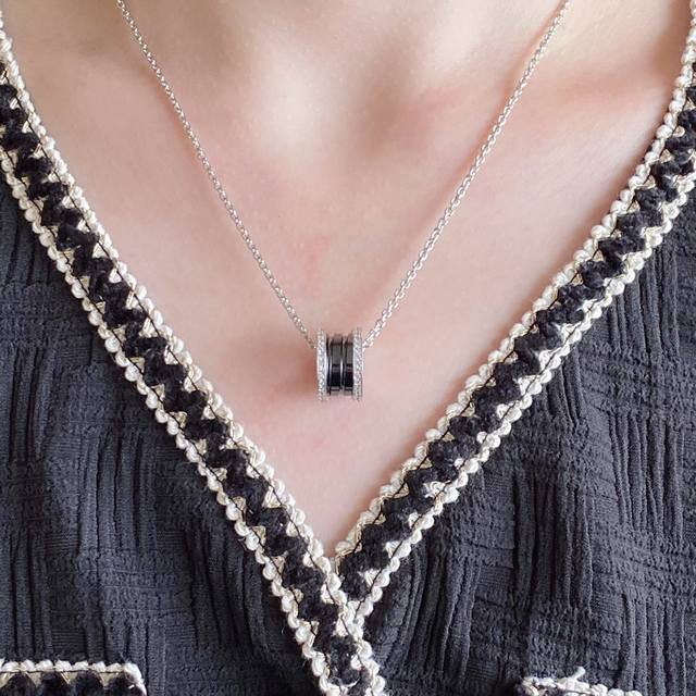 No. Lxl0148 Lv*Latest white mother-of-pearl necklace consistent Zp brass materia