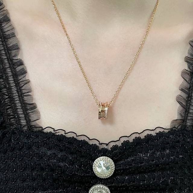 No. Xed0243 Chanel original new product small full diamond letter tassel earring