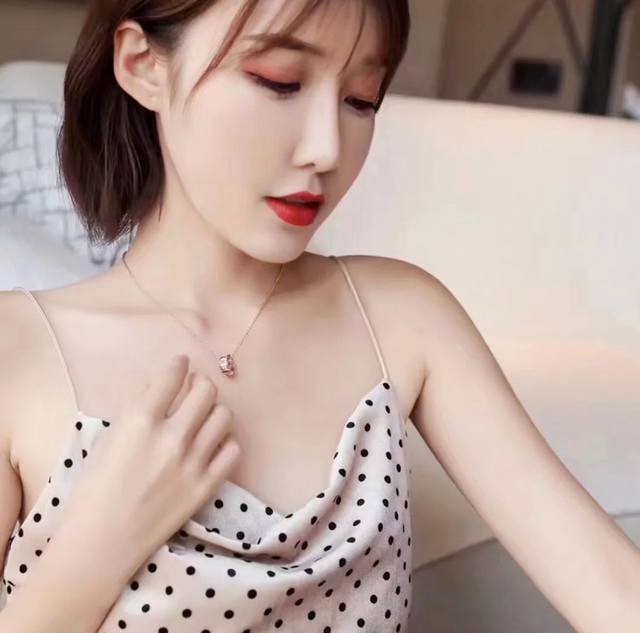 No. Ged0165 New Gucci Heart Earrings