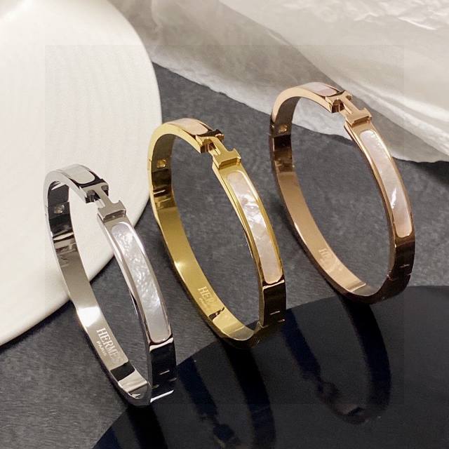 Chanel Double C earrings are very good-looking and versatile. They are fashionab