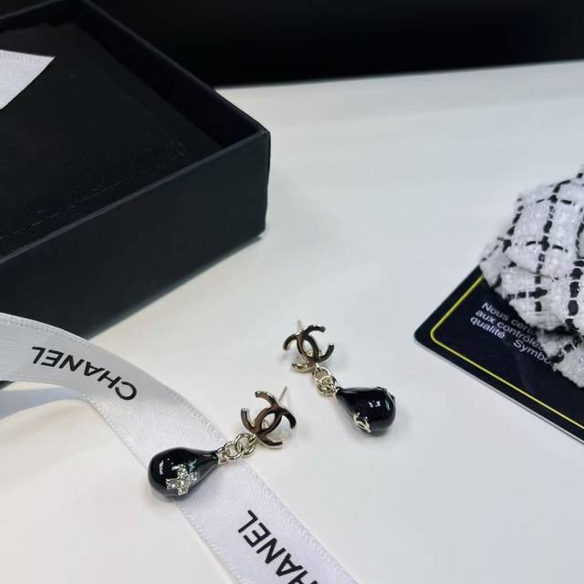 will really fall in love with this pair of earrings~ 25th new gold bow pearl pen