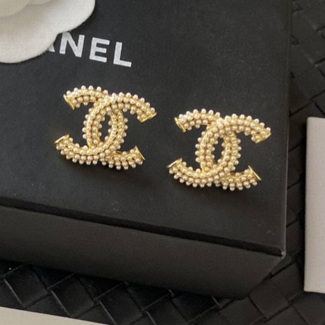Chanel double C pearl round earrings, Beautiful, practical and very special, ful