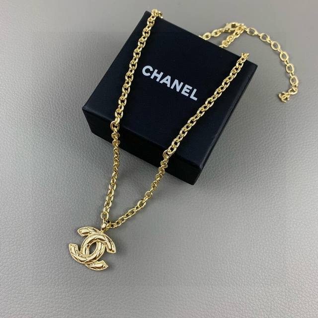 Chanel pearl necklace, brass material Official website selected model Exclusive