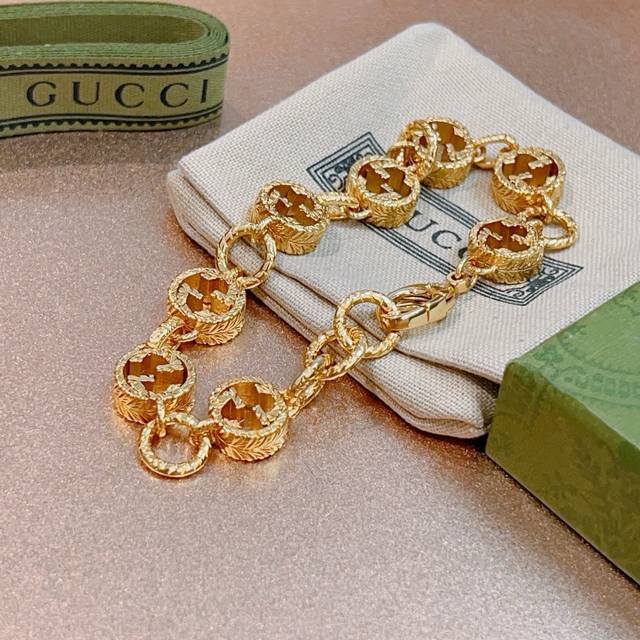 New Vivienne small sunflower plush doll keychain pendant Louis Vuitton Vivienne