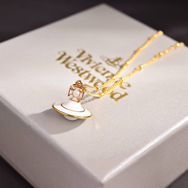 High quality details as shown in the picture. The small double C necklace with a