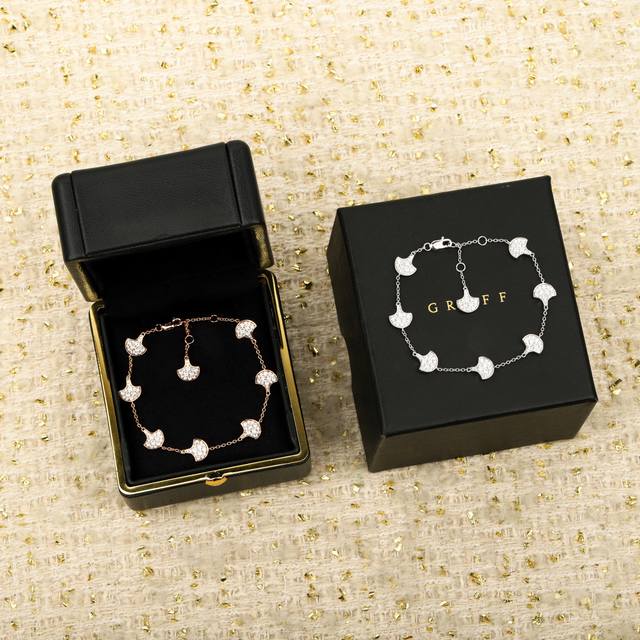 Our product is the double C large metal earrings Z 4500, which are so retro and