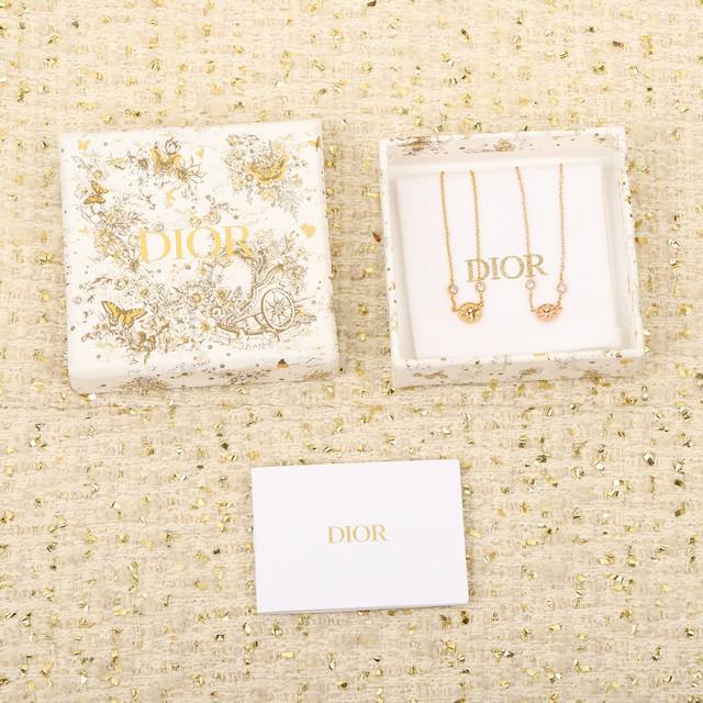 Our product, the Bean Pearl Earrings Z 3600, is a great tool for styling! , dear