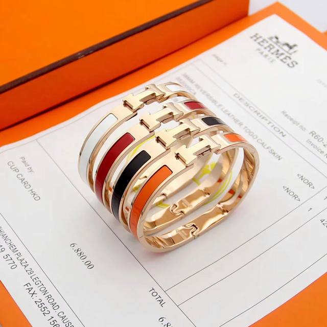 Chanel's new bracelet is a hot-selling model. It is synchronized with the counte