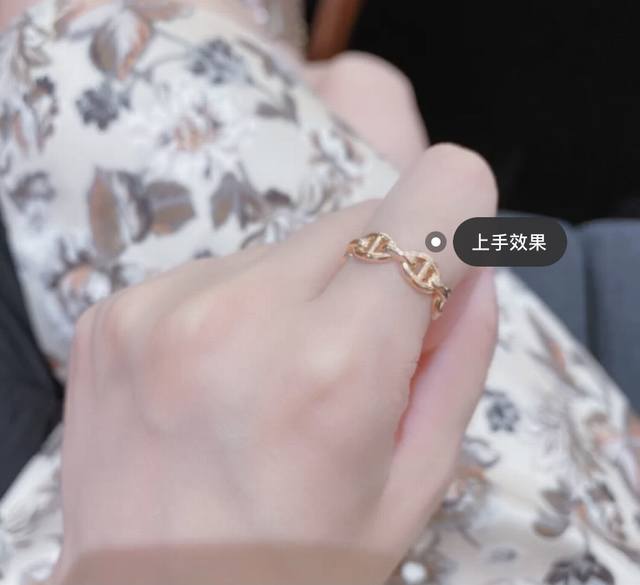 We produce gold bracelets, which can be customized with real gold and real diamo
