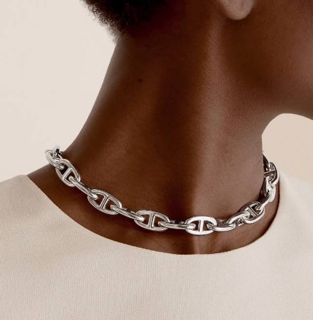 Chanel color matching double C hairpin