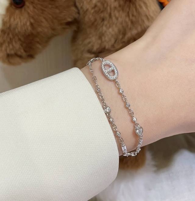 High-quality Versace bracelet with Medusa head original goods, new model from th