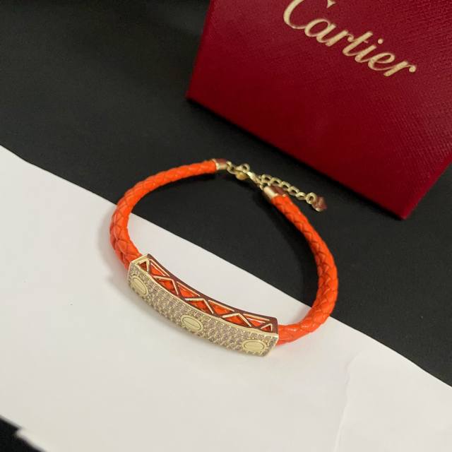 Gucci bracelet, the brilliant cutting process makes the surface polished very be