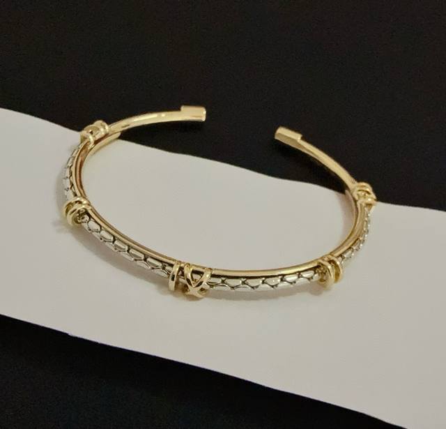 We produce diamond-free narrow bracelets, which can be customized with real gold