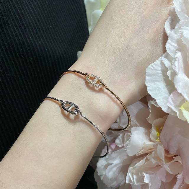 New product release The latest model of Gucci necklace The chain is of a higher