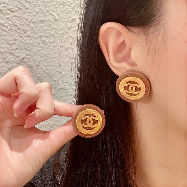 This keychain from Gucci features the brand