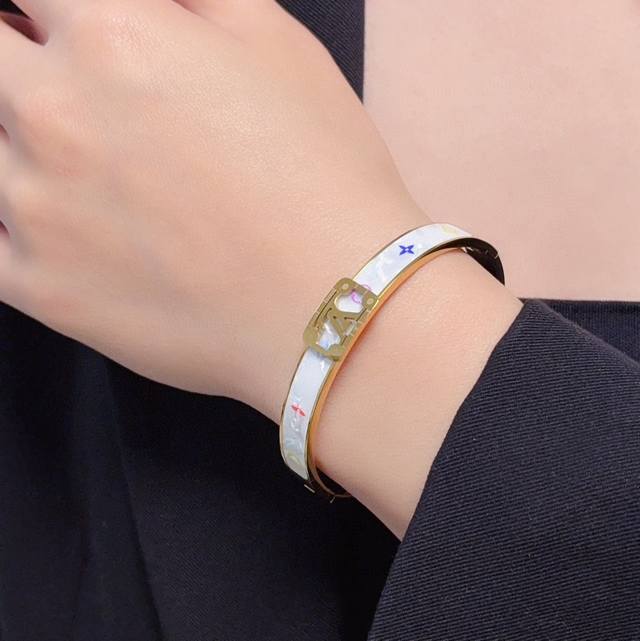 2025 Dior ring, same as the counter, selected original, brass material, real gol