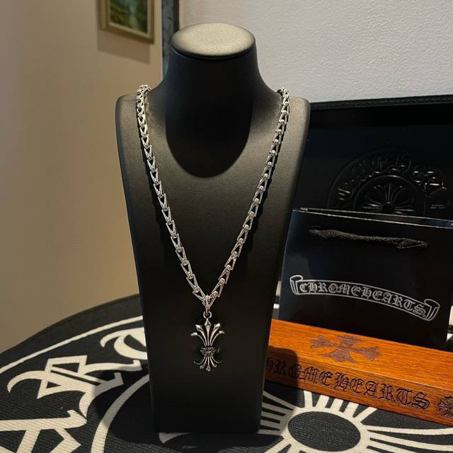 Seiko version bracelet necklace, Louis Vuitton bracelet necklace inherits exquis