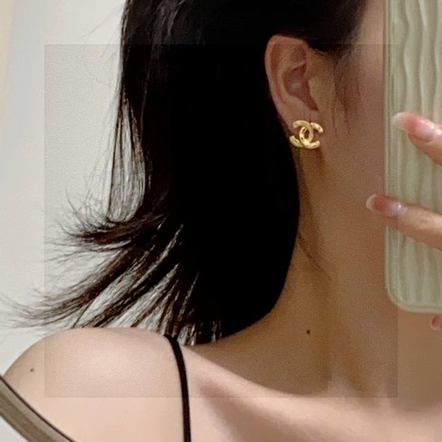 Chanel new necklace counters simultaneously launched Double C three-layer neckla