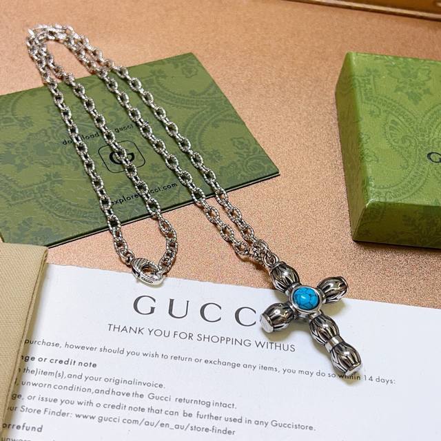 2025 Gucci new bracelet is out. The latest classic style of Gucci bracelet is ex