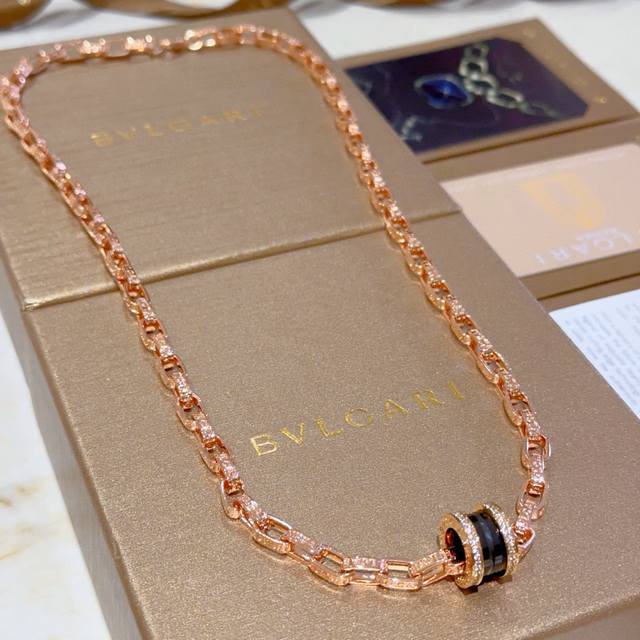 The latest luxury Gucci bracelet. The ceiling of high-end brand custom bracelets