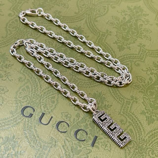 Chanel new necklace counters are launched simultaneously Double C necklace clavi