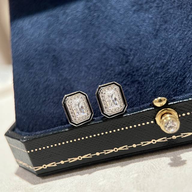 Chanel classic chain double C hairpin