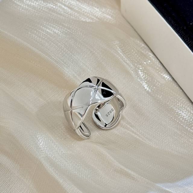 2025 latest luxury Gucci bracelet. The ceiling of high-end brand custom bracelet