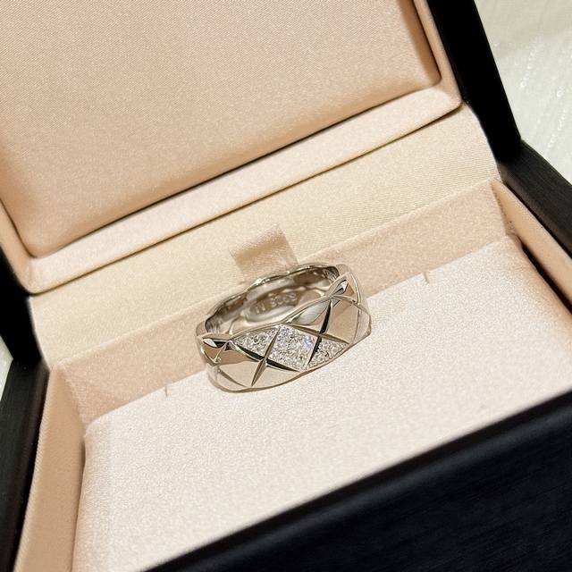 Givenchy bracelet, high-end quality, same material as in the store, exclusive re