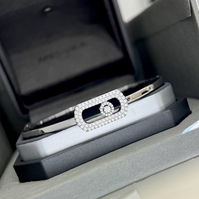 Look for our products! card Love bracelet wide version, 4 diamonds, hard goods,
