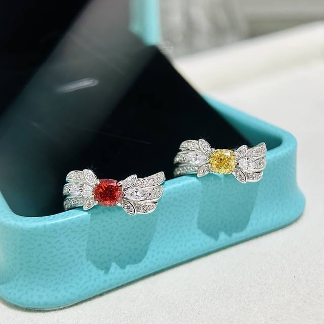 Kajia classic nail bracelet, thick version with diamonds at the head and tail. T