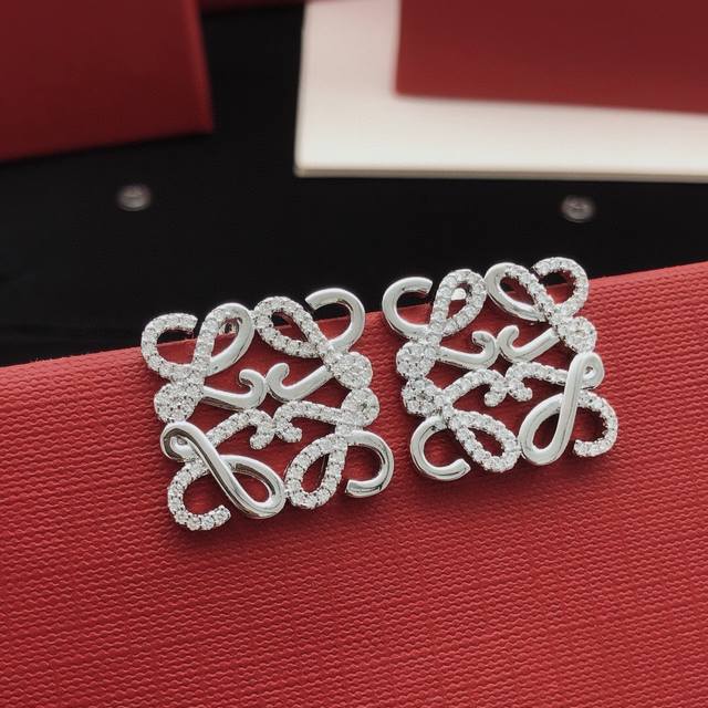 A4390 The hottest Ins style~ The cool metal + diamond combination spring single