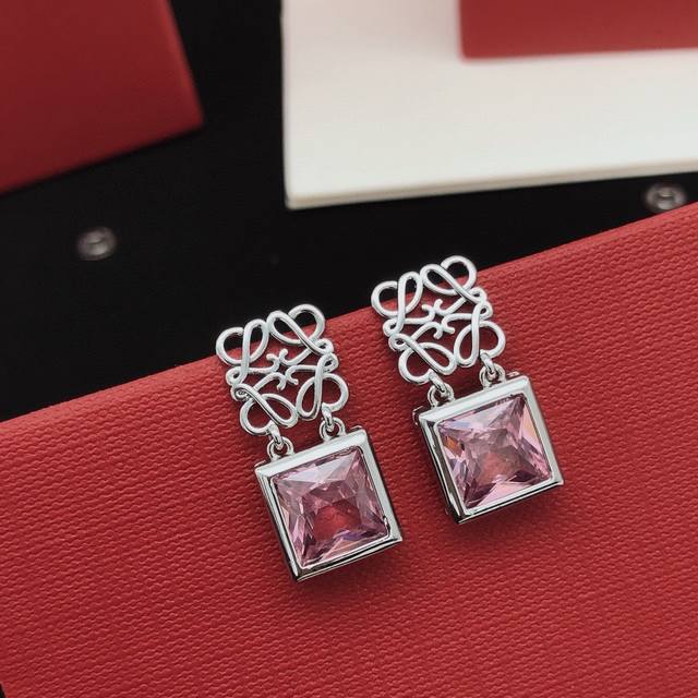 A1797 Bvlgari Ruby Dress Necklace Divas' Dream Series Necklace embodies Italian
