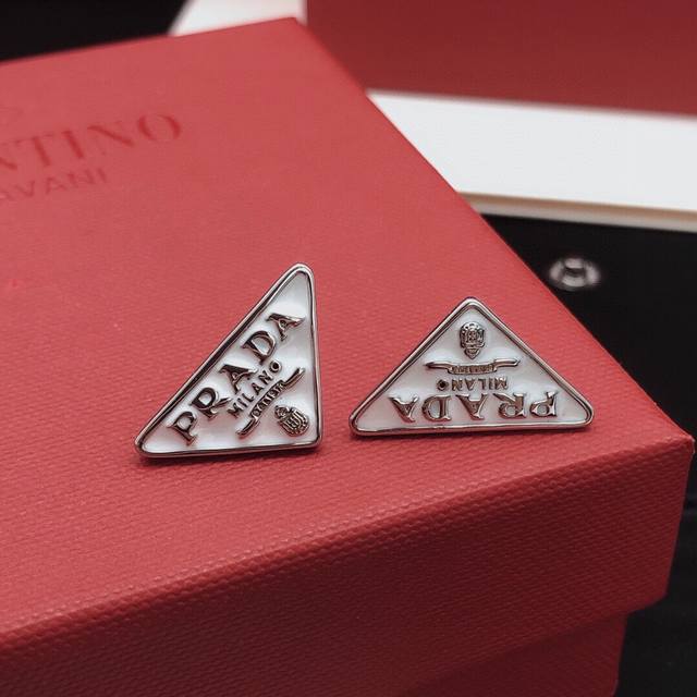 C412 Purchase version Vca Van Cleef & Arpels counter limited edition four-leaf c