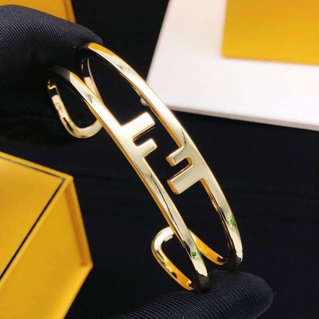 208402 We produce big Q rings, which can be customized with 18K real gold and re