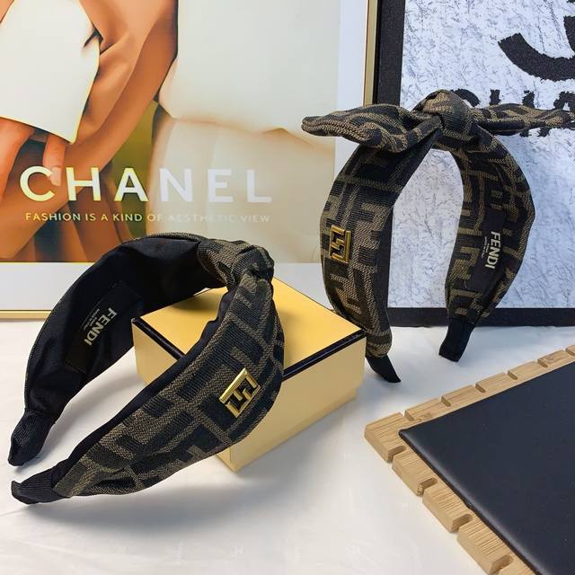 No. Lsl0202 Lv*Latest pearl bracelet consistent Zp brass material