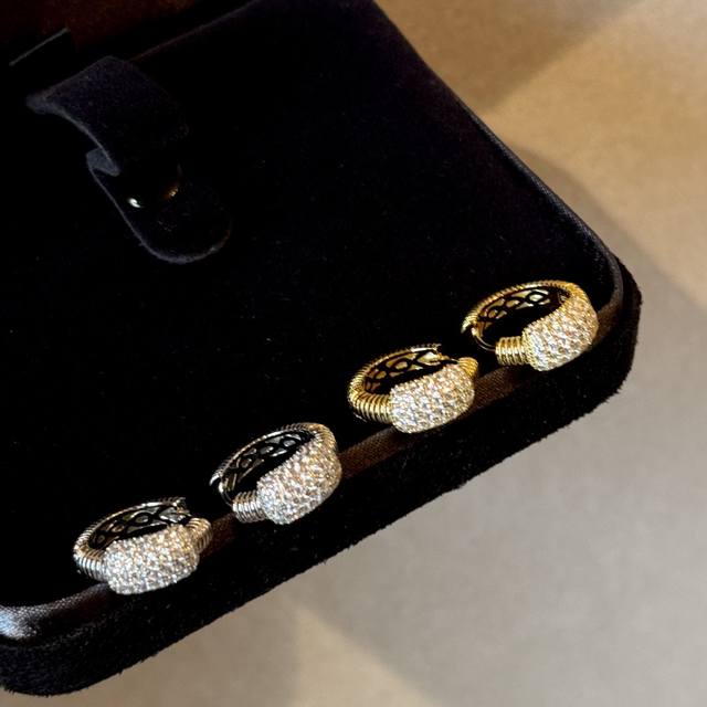 A5182 Popular classic simple single row diamond grosgrain two-color earrings are