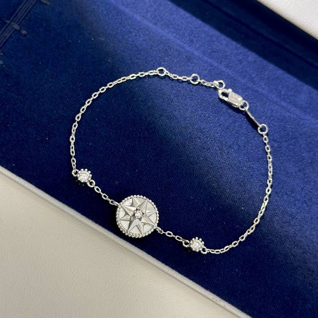 A6951 Bv's popular narrow version head and tail diamond snake spring open ring.