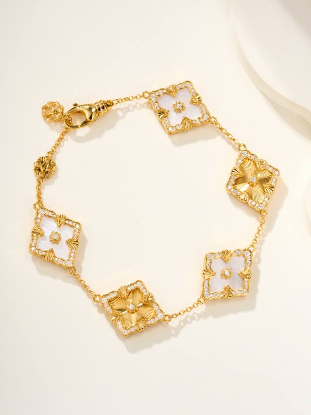 Chanel Xiaoxiang Chanel hairpin letter pearl logo clip temperament versatile dai