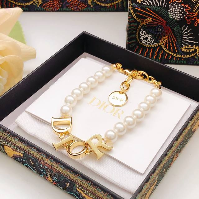 No. Ded0641 Dio* Latest butterfly earrings consistent Zp brass material