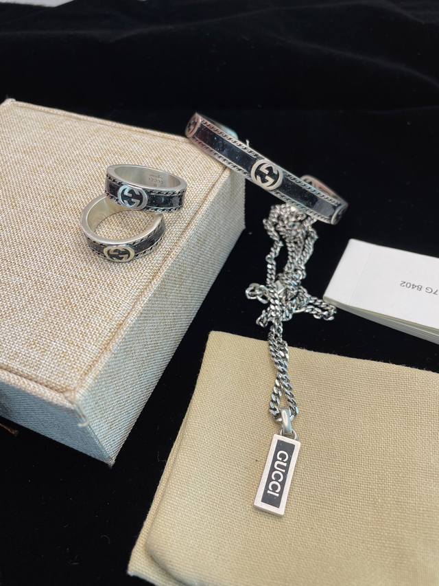 Code E2759 Chanel earrings are hot-selling and new. Chan 24 black leather bow do
